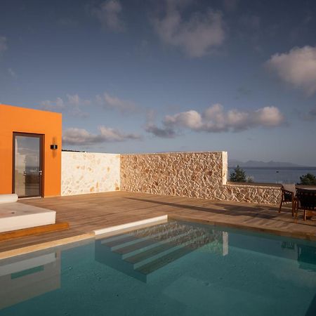 Villa White Springs Retreat Orthoniaí Exterior foto